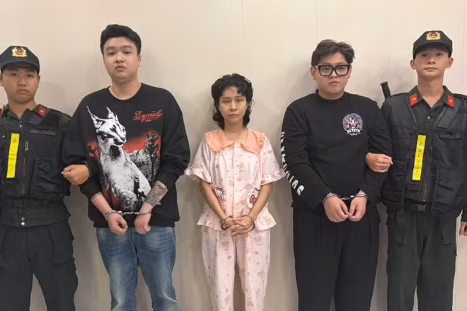Các đối tượng tại cơ quan chức năng. (Ảnh: Công an cung cấp)
