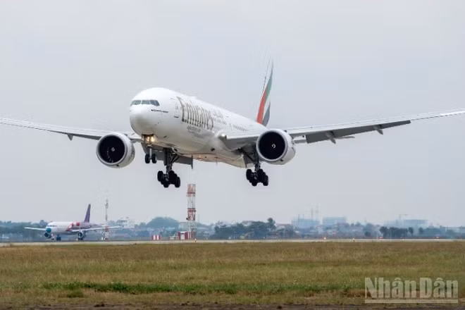 Hãng hàng không Emirates cũng đang từng bước khôi phục tần suất khai thác các đường bay từ Hà Nội, Thành phố Hồ Chí Minh, Đà Nẵng đi Dubai.