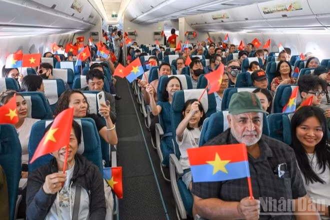 Vietnam Airlines tổ chức chuyến bay đặc biệt hướng tới kỷ niệm 51 năm Ngày Giải phóng miền nam (30/4/1975-30/4/2026).