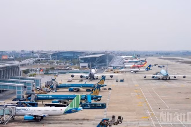 Việc triển khai cơ chế phụ thu nhiên liệu là một giải pháp cấp bách rất cần được xem xét, chấp thuận để hỗ trợ các hãng hàng không.