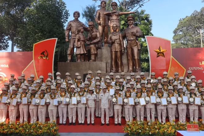Công an Thành phố Hồ Chí Minh vinh danh 80 cán bộ, chiến sĩ tiêu biểu trong lực lượng.