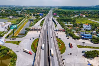 Tuyến cao tốc Cầu Giẽ-Ninh Bình phục vụ 12,26 triệu lượt phương tiện trong 6 tháng đầu năm 2025.
