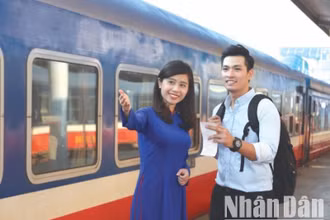 Ngành đường sắt triển khai ưu đãi giảm 10% giá vé cho học sinh thi đại học.