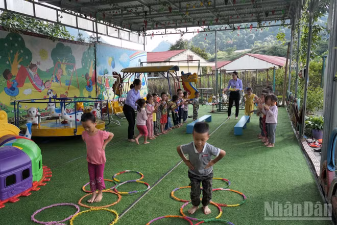 Hoạt động ngoại khóa tại Trường mầm non Tùng Vài, tỉnh Tuyên Quang.