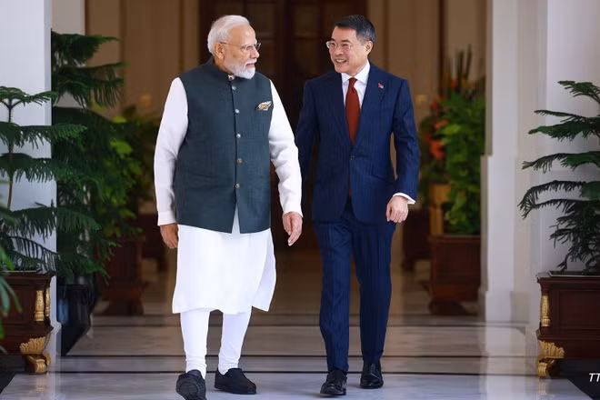 Thủ tướng Lê Minh Hưng gặp Thủ tướng Cộng hòa Ấn Độ Narendra Modi. (Ảnh: Dương Giang/TXVN) 