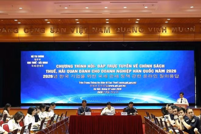 Quang cảnh hội nghị giải đáp chính sách thuế và hải quan.