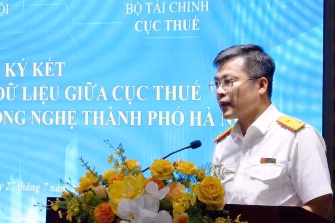 Đồng chí Lê Long - Phó Cục trưởng Thuế, phát biểu.
