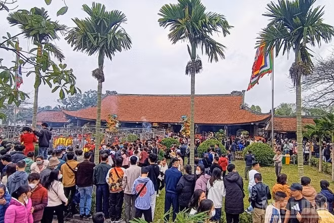 Lễ hội chùa Keo mùa thu diễn ra trong 6 ngày.