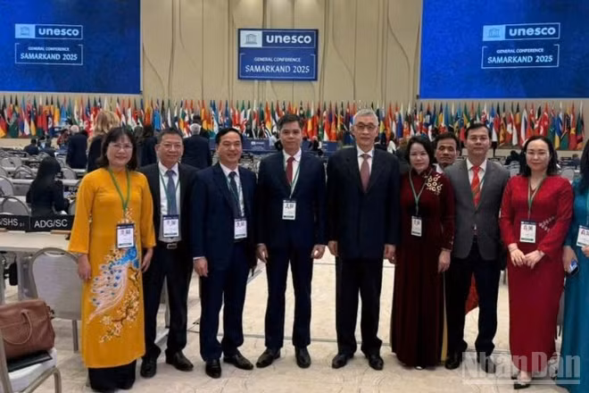 Đoàn đại biểu tỉnh Hưng Yên tham dự Kỳ họp lần thứ 43 của Tổ chức Khoa học, Giáo dục và Văn hóa Liên hiệp quốc.