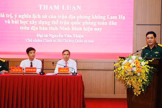 Đại biểu trình bày tham luận tại hội thảo. (Ảnh: Đức Lam)