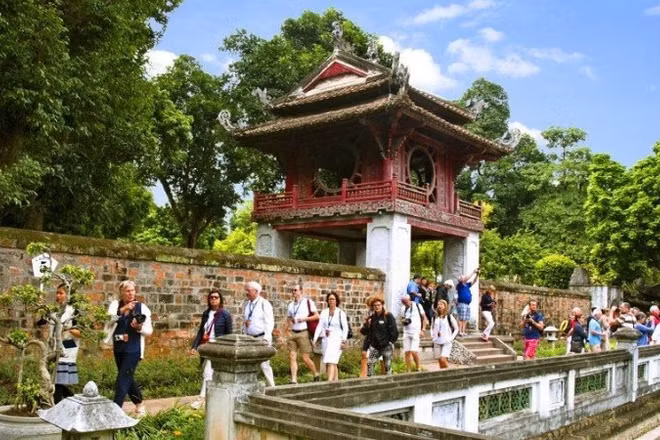 Du lịch Hà Nội đang chứng tỏ sức hút ngày một mạnh mẽ.