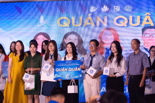 Với chủ đề “Tư tưởng Hồ Chí Minh về đoàn kết quốc tế trong bối cảnh thế giới biến đổi đa cực”, chương trình đặt ra câu hỏi thiết thực về cách thế hệ trẻ vận dụng di sản tư tưởng của Người trước những biến động của thời cuộc.