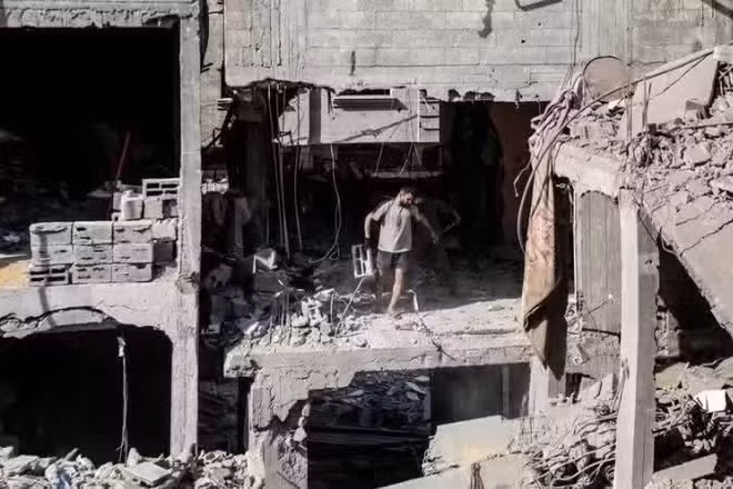Cảnh đổ nát sau cuộc tấn công của Israel tại trại tị nạn Al-Shati, phía tây Gaza, ngày 9/5/2026. (Ảnh minh họa: THX/TTXVN)