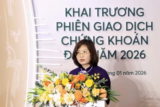 Bà Vũ Thị Chân Phương - Chủ tịch Ủy ban Chứng khoán Nhà nước.