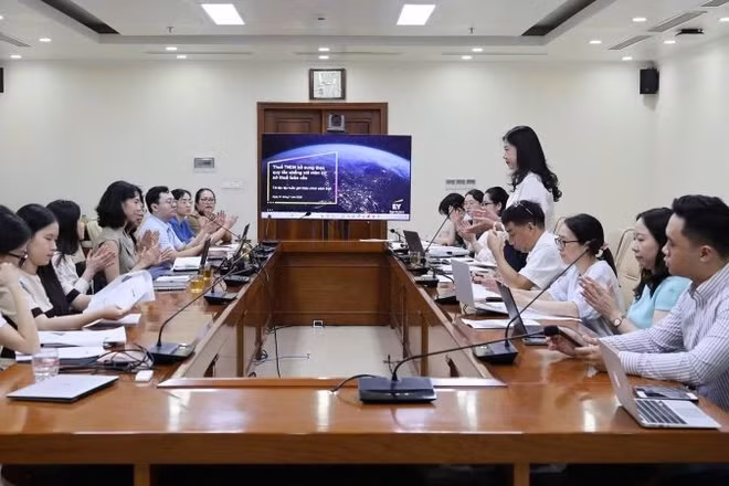 Bà Trần Thị Hải Yến, Phó Chi cục trưởng Chi cục Thuế doanh nghiệp lớn phát biểu khai mạc lớp tập huấn.
