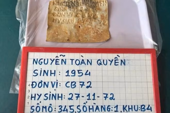 Đà Nẵng phát hiện di vật mang tên liệt sĩ Nguyễn Toàn Quyền, hy sinh năm 1972. (Ảnh: QUANG CƯỜNG)