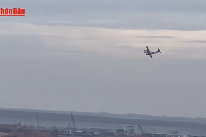 [Video] Chuyến bay hiệu chuẩn đầu tiên tại sân bay Long Thành