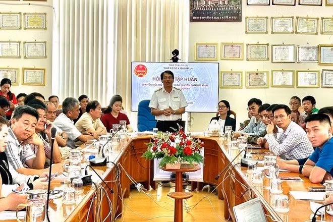 Thuế cơ sở 6 tỉnh Gia Lai tổ chức Hội nghị tập huấn chuyển đổi mô hình từ thuế khoán sang kê khai đối với hộ kinh doanh trên địa bàn 17 xã, phường