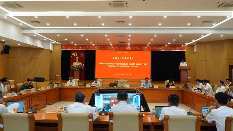 Toàn cảnh Hội nghị phổ biến Luật Xây dựng số 135/2025/QH15 và các nghị định hướng dẫn thi hành (Ảnh: Lan Hương) 