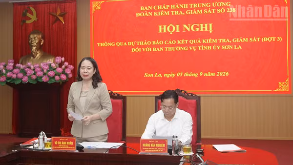 Đồng chí Võ Thị Ánh Xuân phát biểu tại hội nghị thông qua dự thảo báo cáo kiểm tra, giám sát đợt 3 đối với Ban Thường vụ Tỉnh ủy Sơn La. (Ảnh: QUỐC TUẤN)