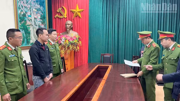 Cơ quan cảnh sát điều tra, Công an tỉnh Sơn La đã ra lệnh giữ khẩn cấp lái xe gây tai nạn trên tuyến Quốc lộ 6.