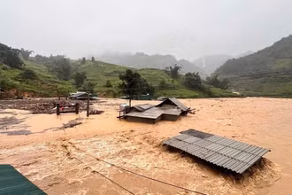 Thôn Mảnh Tầu, xã Bản Mù, huyện Trạm Tấu, tỉnh Yên Bái bị chìm trong nước lũ do ảnh hưởng của bão số 3 (Yagi) tháng 9/2024. (Ảnh: THANH SƠN)