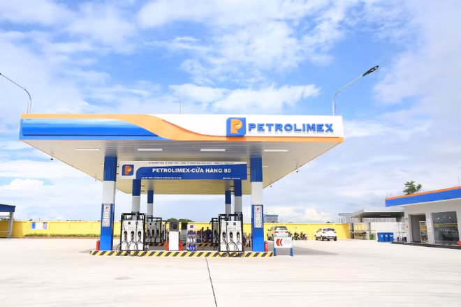 Cửa hàng Xăng dầu của Petrolimex.