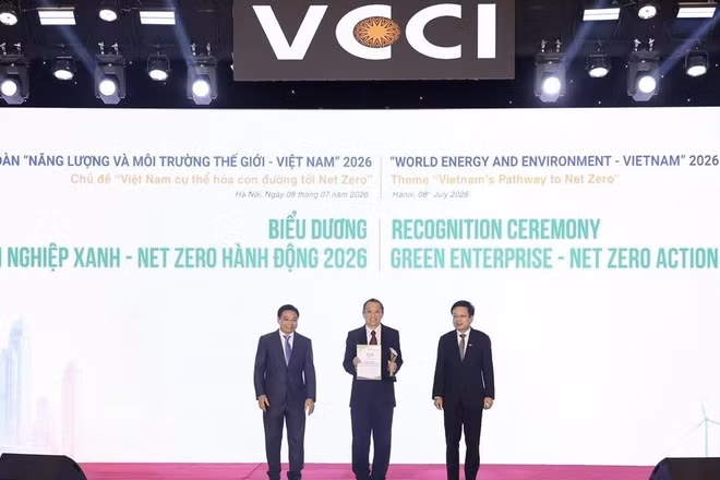 SABECO được vinh danh Top 1 "Doanh nghiệp xanh-Net Zero hành động 2026" tại Diễn đàn Năng lượng và Môi trường Thế giới-Việt Nam. (Ảnh: VCCI)