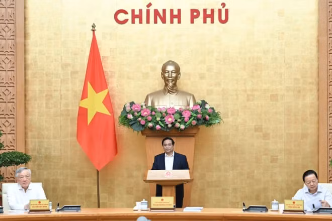 Thủ tướng Phạm Minh Chính chủ trì phiên họp Chính phủ chuyên đề về xây dựng pháp luật. (Ảnh: TRẦN HẢI) 