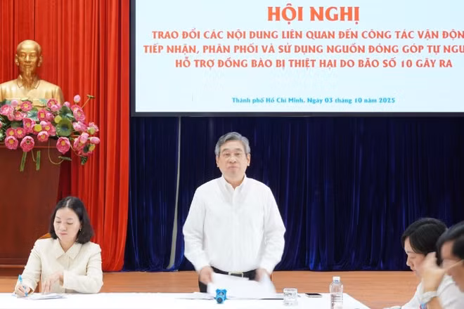 Đồng chí Nguyễn Phước Lộc, Phó Bí thư Thành ủy, Chủ tịch Ủy ban Mặt trận Tổ quốc Việt Nam Thành phố Hồ Chí Minh phát biểu tại Hội nghị.