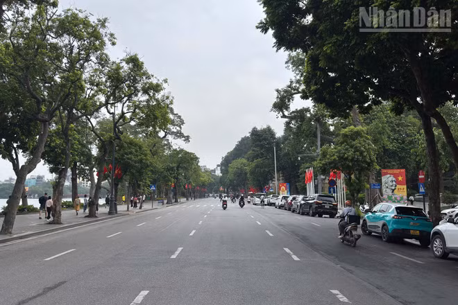 [Ảnh] Những bãi đỗ xe, điểm trung chuyển phục vụ vùng phát thải thấp ở Hà Nội