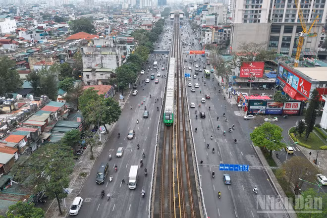 Người dân Thủ đô trở lại làm việc sau Tết: Không xảy ra ùn tắc, các phương tiện di chuyển dễ dàng