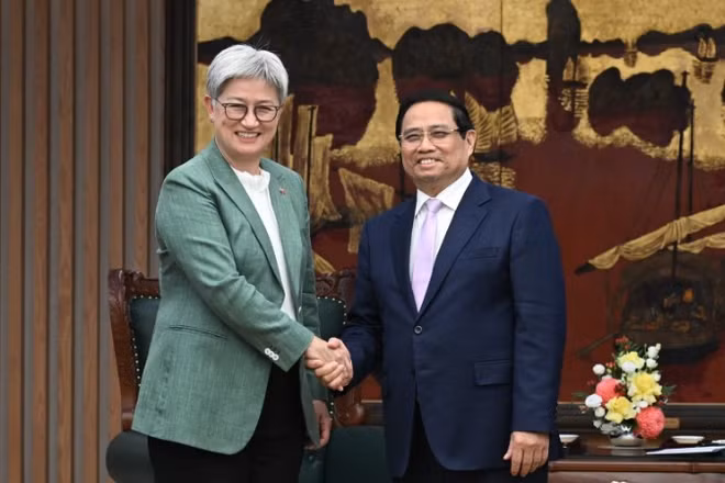 Thủ tướng Chính phủ Phạm Minh Chính và Bộ trưởng Ngoại giao Australia Penny Wong. (Ảnh: TRẦN HẢI)