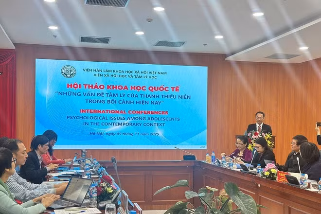 Các đại biểu tham dự Hội thảo “Những vấn đề tâm lý của thanh thiếu niên trong bối cảnh hiện nay”.