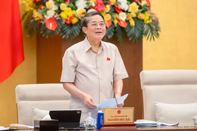 Phó Chủ tịch Quốc hội Nguyễn Đức Hải điều hành phiên họp thông qua Nghị quyết về điều chỉnh mức giảm trừ gia cảnh của thuế thu nhập cá nhân. (Ảnh: PHẠM THẮNG)