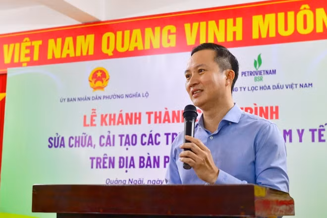 Ông Phạm Minh Nghĩa - Phó Tổng Giám đốc BSR phát biểu tại lễ khánh thành. (Ảnh: CHÍNH LINH)