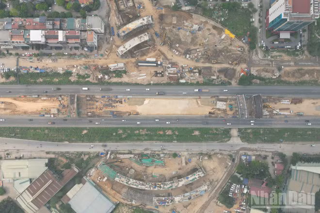 [Ảnh] Nút giao Vành đai 3,5-Đại lộ Thăng Long: Điểm nhấn hạ tầng phía tây Thủ đô