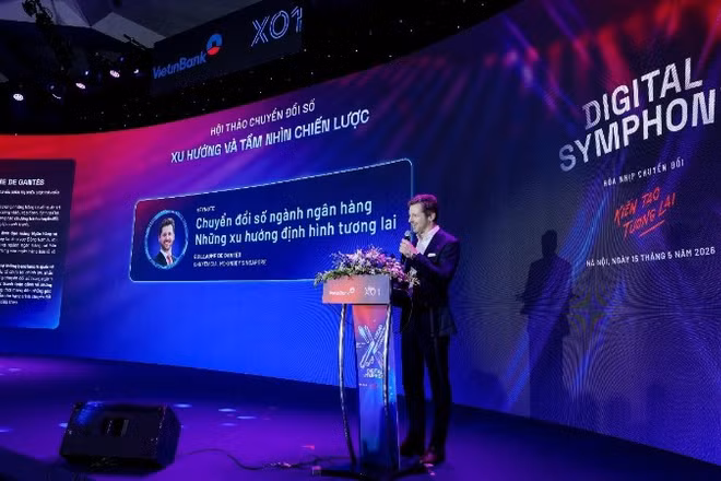 Chuyên gia Guillaume de Gantès trình bày keynote về chủ đề: “Chuyển đổi số ngành ngân hàng - Những xu hướng định hình tương lai”