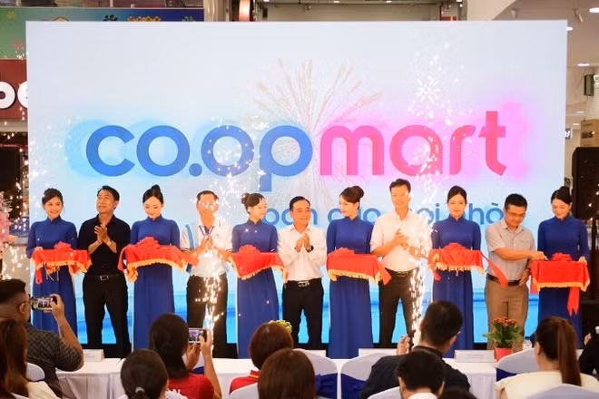 Saigon Co.op ra mắt không gian mua sắm mới của hệ thống Co.opmart, với điểm nhấn tại Co.opmart Xa Lộ Hà Nội.